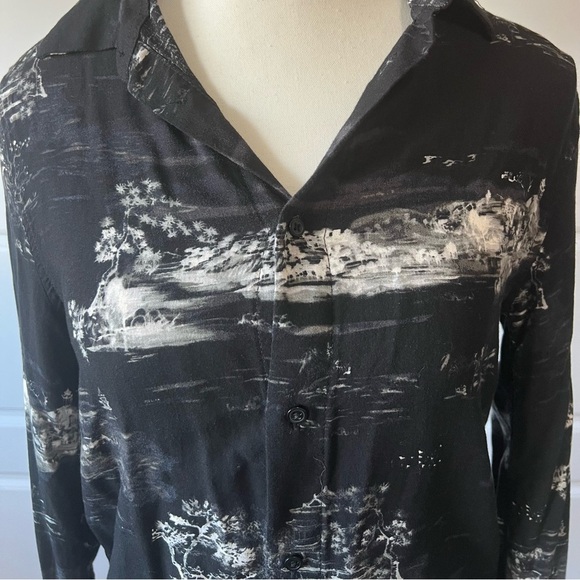 Abstract Print Button Down Long Sleeve Shirt Size XS - Picture 2 of 9